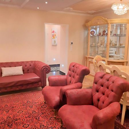 Grosse Wohnung Naehe Zentrum Вена Экстерьер фото