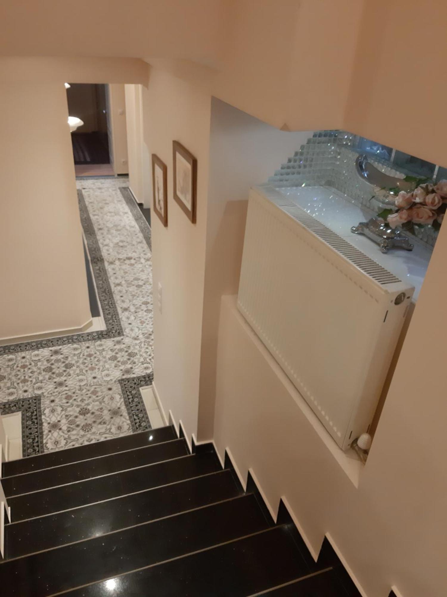 Grosse Wohnung Naehe Zentrum Вена Экстерьер фото