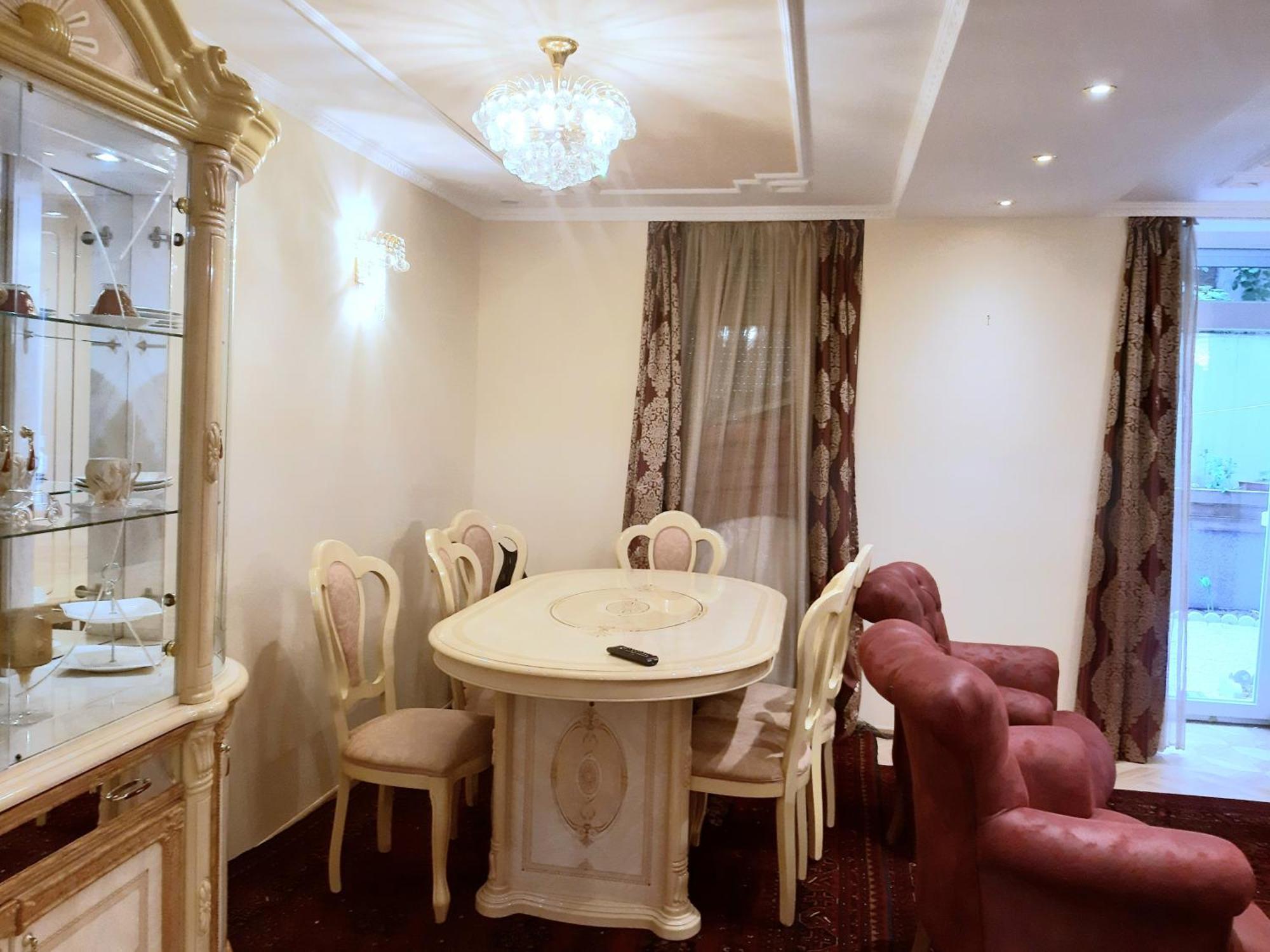 Grosse Wohnung Naehe Zentrum Вена Экстерьер фото